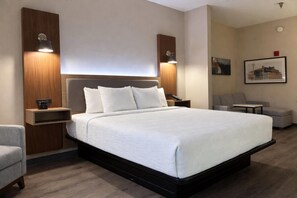 In-room safe, desk, iron/ironing board, free cribs/infant beds - La Quinta Inn & Suites by Wyndham Bessemer (Bessemer)