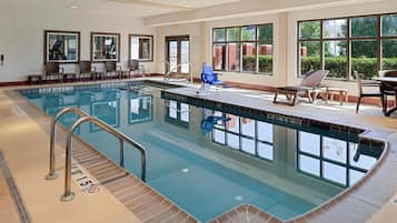 Kolam renang tertutup