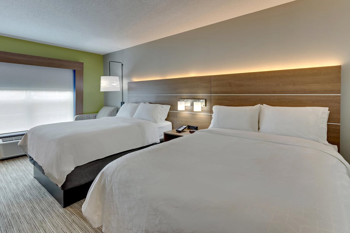 In-room safe, desk, iron/ironing board, rollaway beds (free)