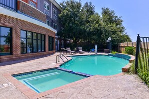 Outdoor pool, open 9:00 AM to 9:00 PM, sun loungers