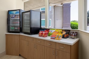 Alimentos y bebidas