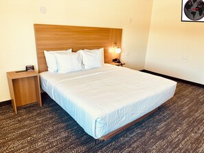 遮光窗帘、免费 WiFi、床单