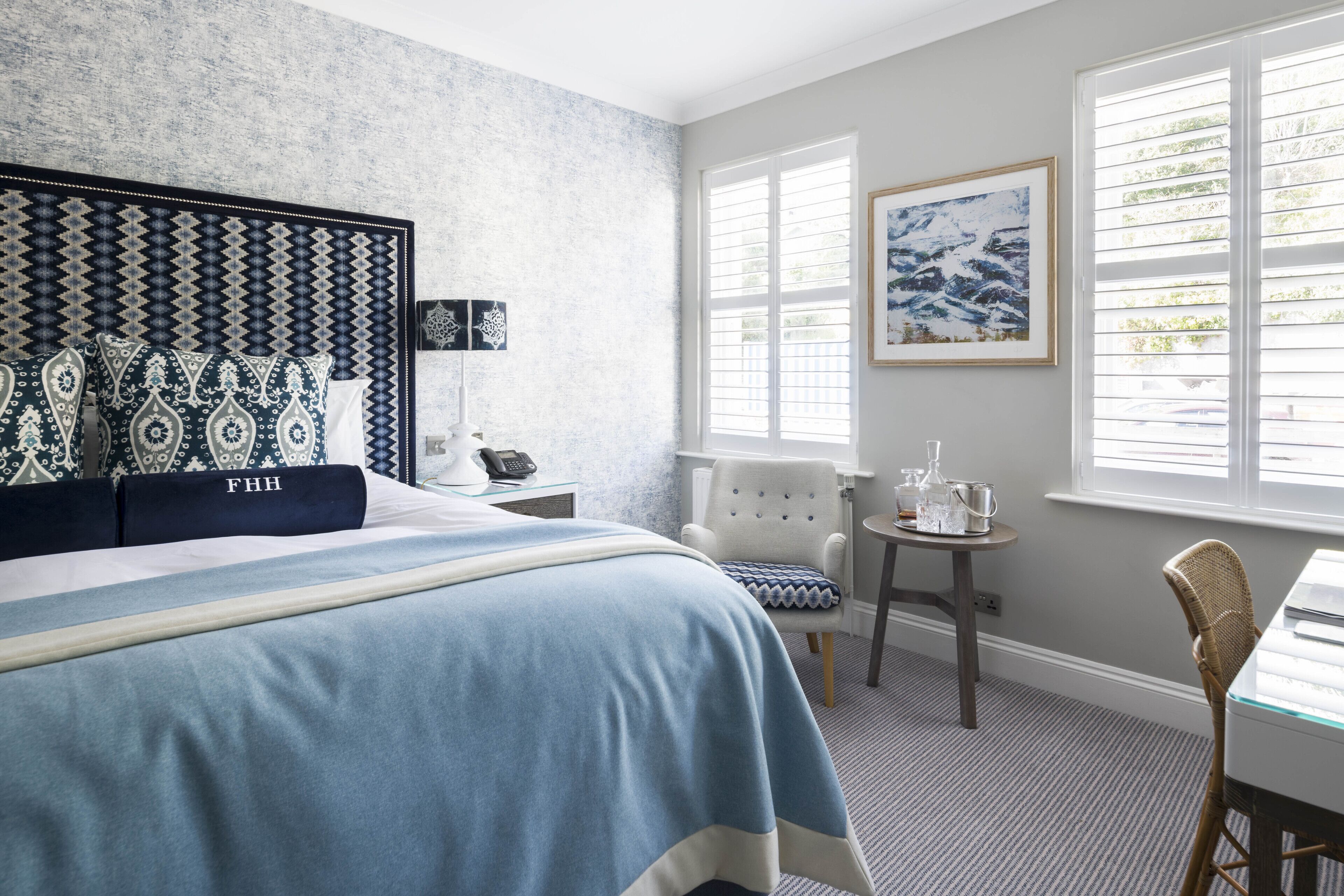 minibar, in-room safe, desk, laptop workspace