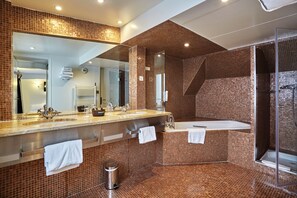 Double Room (Prestige) | Bathroom | Free toiletries, hair dryer, towels