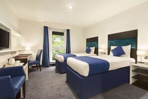 Een strijkplank/strijkijzer, gratis wifi, beddengoed