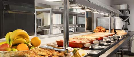 Dagelijks ontbijtbuffet (GBP 11 per persoon)