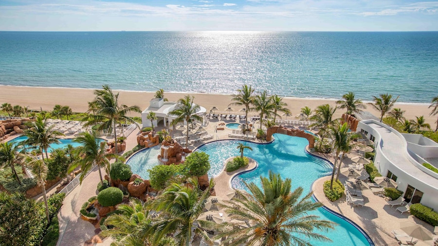 Trump International Beach Resort