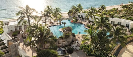 2 piscines extérieures, tentes de plage, parasols de plage