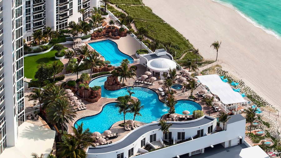 Trump International Beach Resort