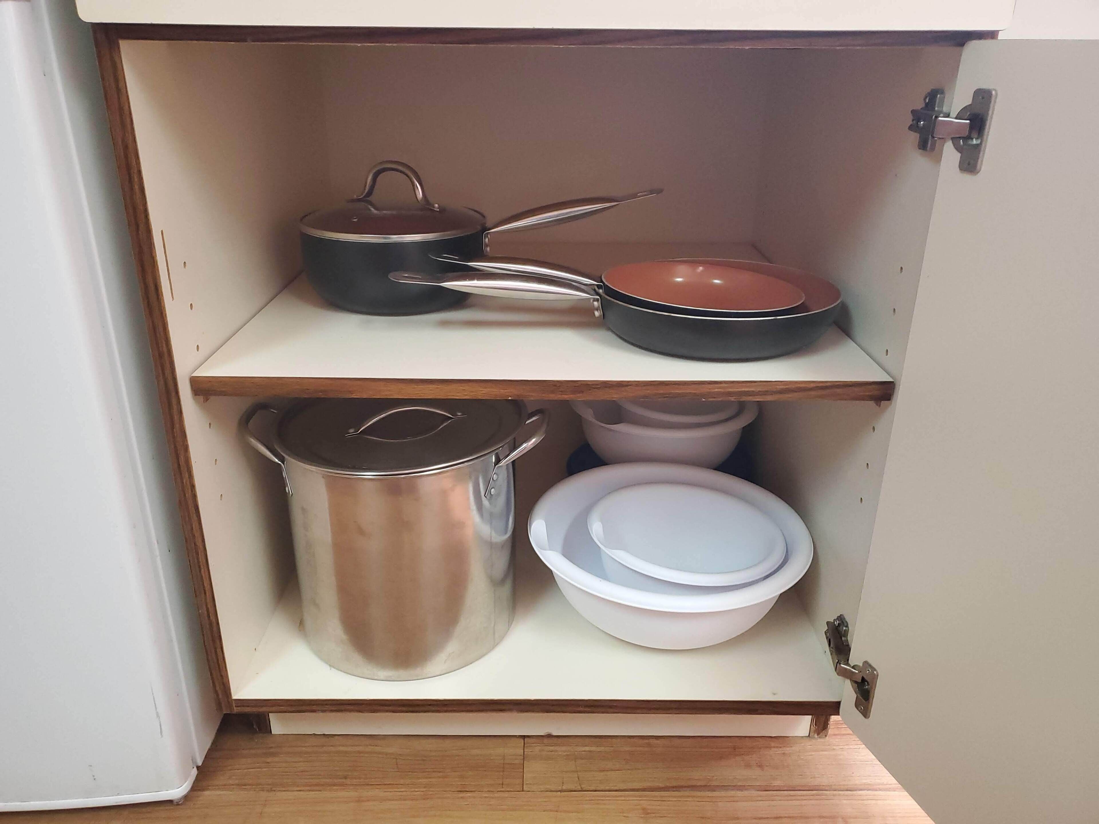 Room, Multiple Beds, Non Smoking, Ground Floor (Efficiency, 3 Queen Beds, No Pets) | Private kitchenette | Mini-fridge, microwave, coffee/tea maker