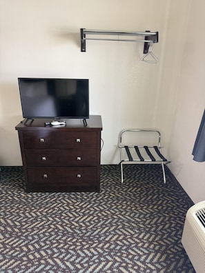 1 Queen Bed with Kitchenette Non-Smoking | Living area | TV - Sandalwood Studios & Suites (Shakopee)