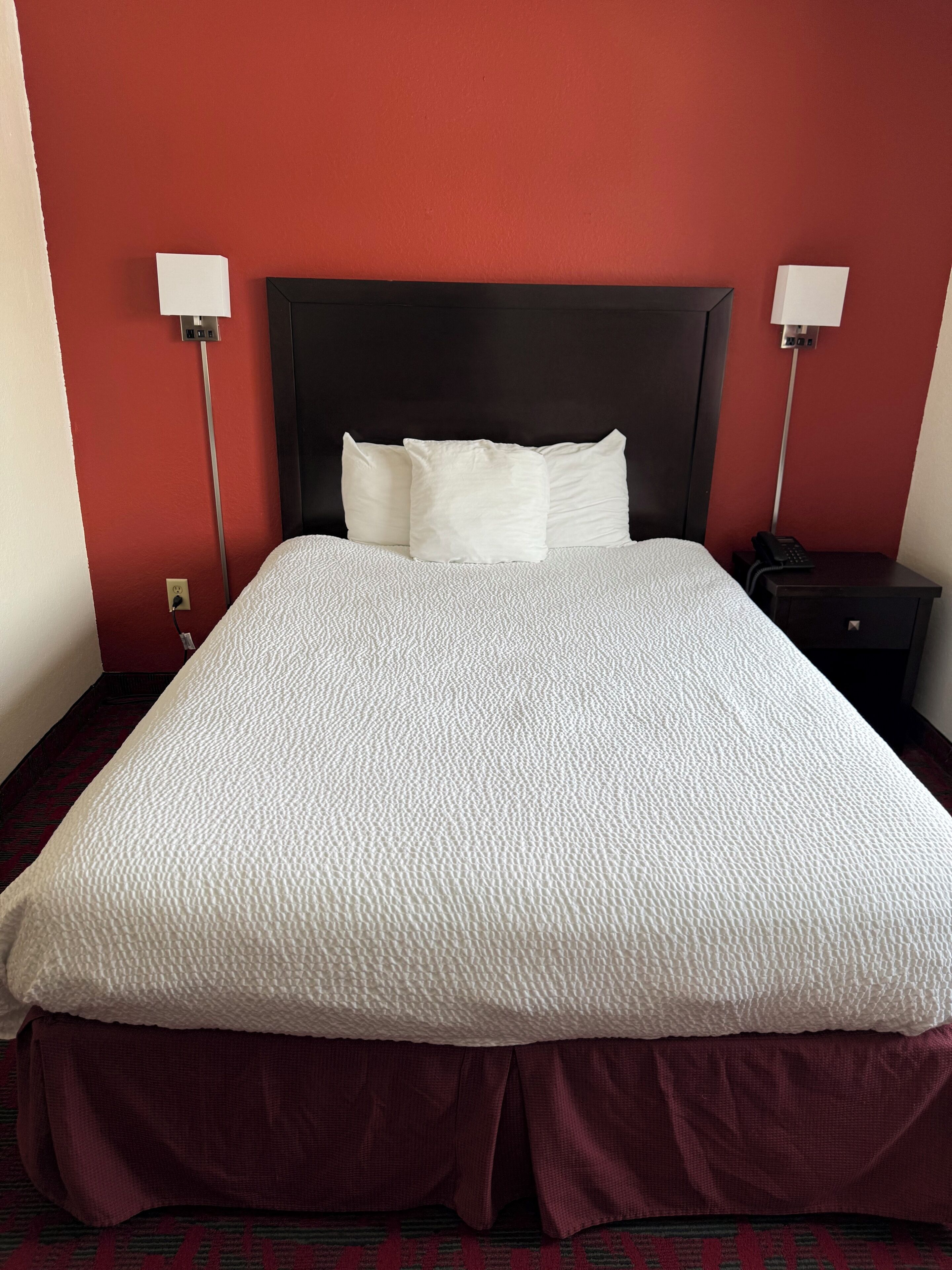 1 Queen Bed with Sofa/Kitchenette Non-Smoking | Desk, laptop workspace, free WiFi, bed sheets