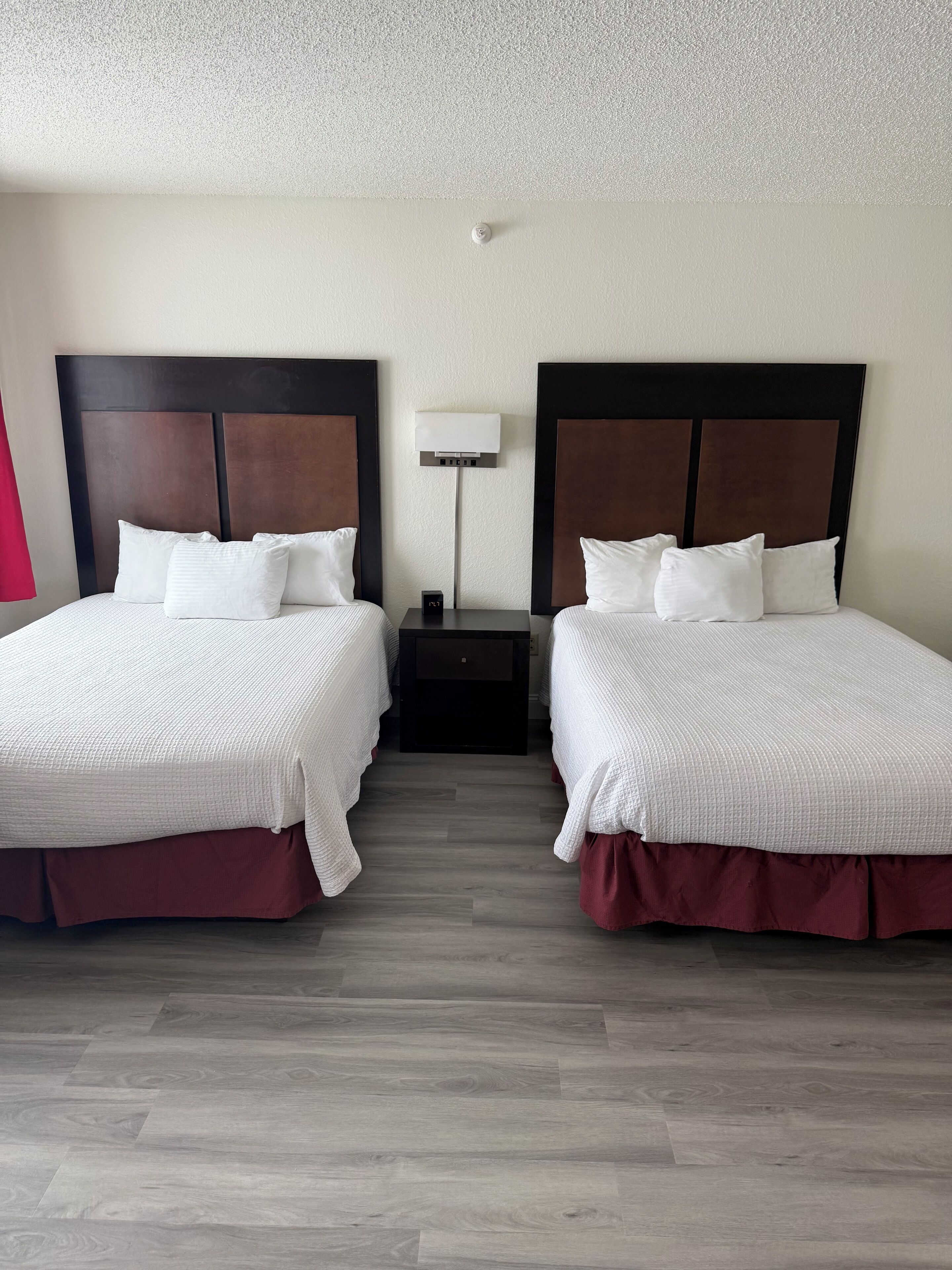  2 Queen Beds with Sofa/Kitchenette Non-Smoking 