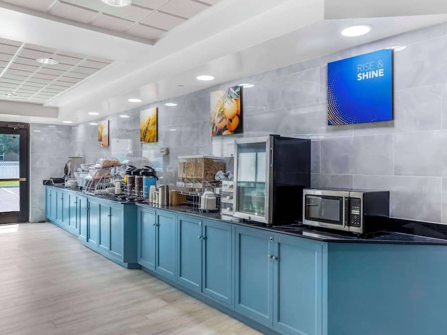 Free daily on-the-go breakfast