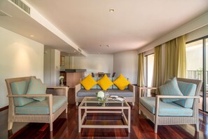 Premium Suite, 3 Bedrooms | 1 bedroom, minibar, in-room safe, desk