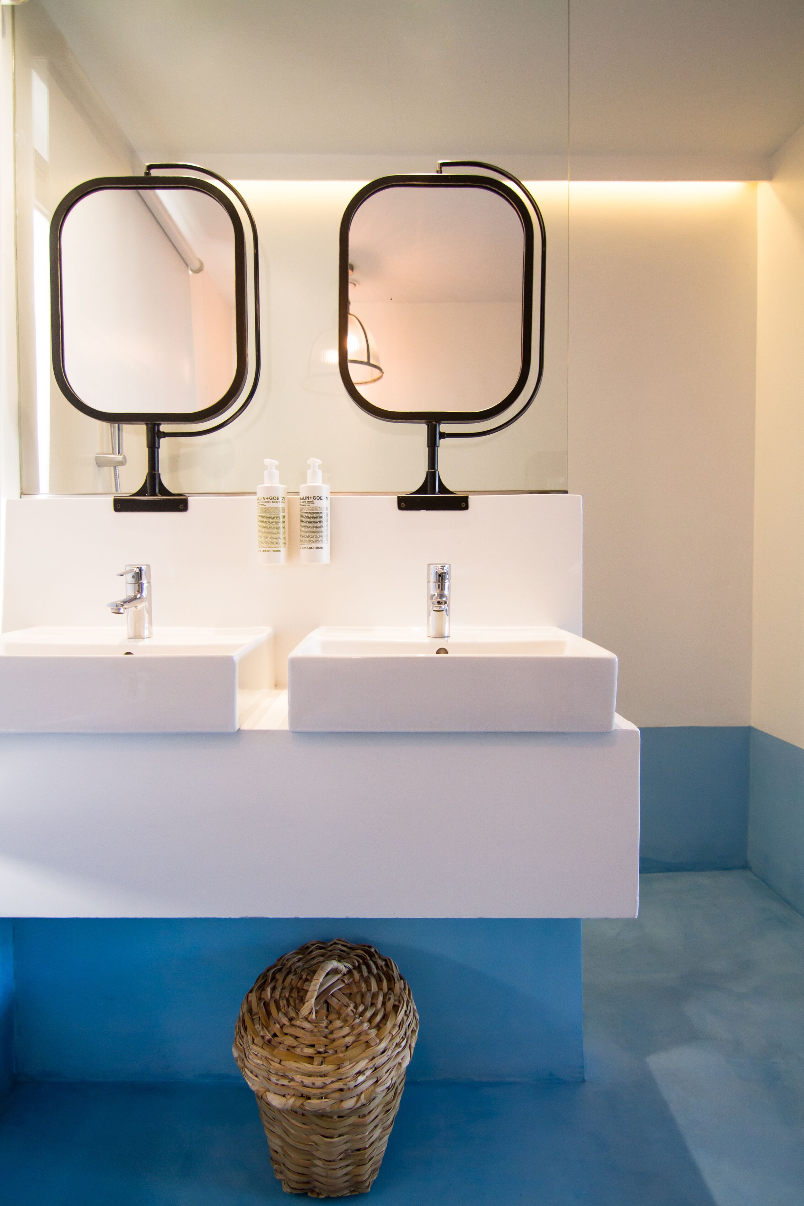 penthouse, terrace | bathroom | hair dryer, towels