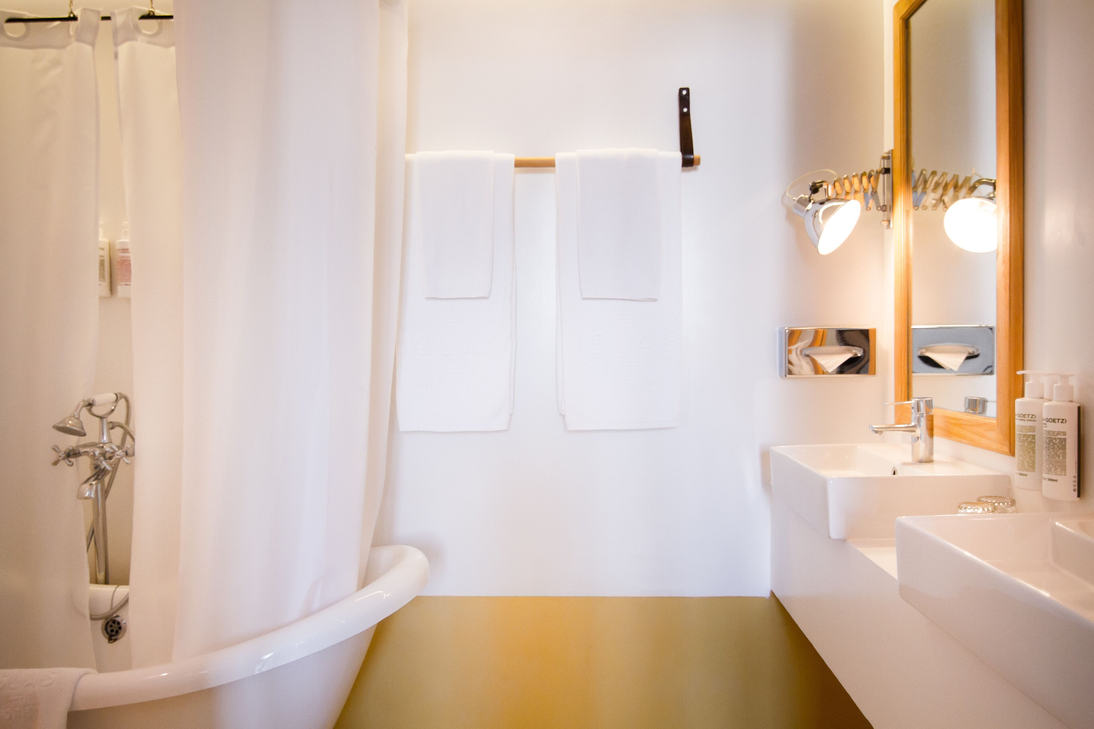 penthouse, terrace | 1 bedroom, minibar, in-room safe, free wifi