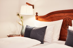 Premium bedding, in-room safe, desk, laptop workspace - Hotel Prinzregent München (Munich)