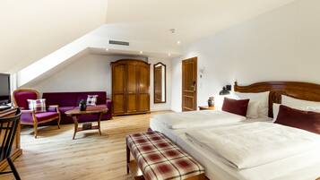 Ropa de cama de alta calidad, caja fuerte, escritorio