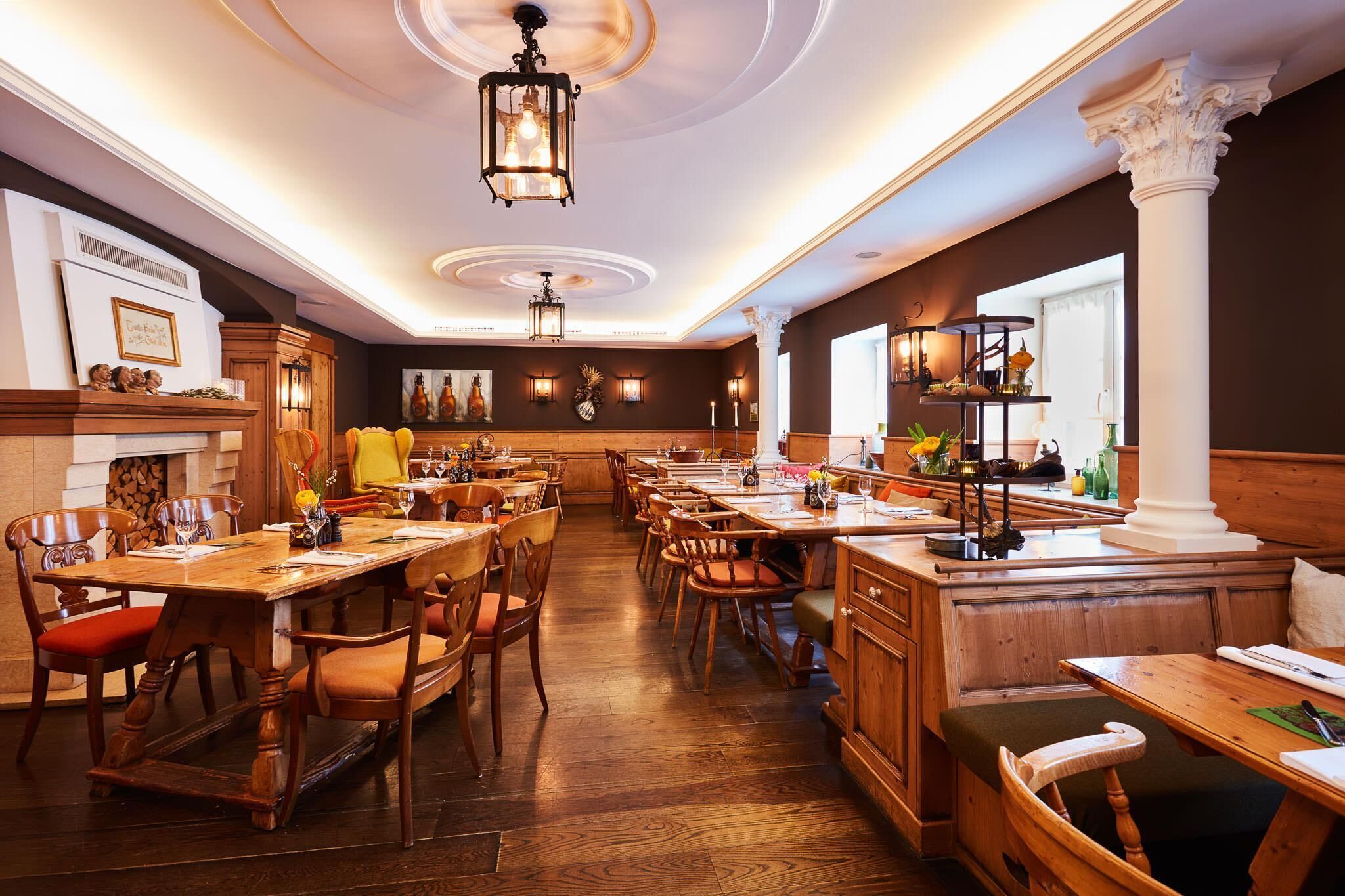 Frokost, lunsj og middag serveres, lokale retter 