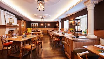 Breakfast, lunch, dinner served; local cuisine