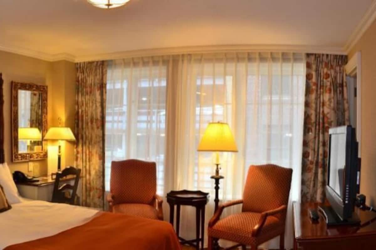 Literie hypoallergénique, coffres-forts dans les chambres, bureau