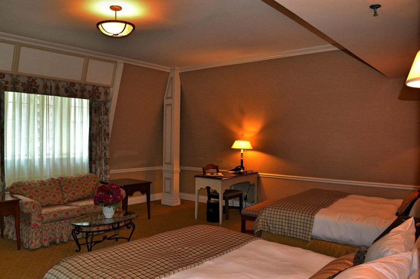 hypo-allergenic bedding, in-room safe, desk, laptop workspace