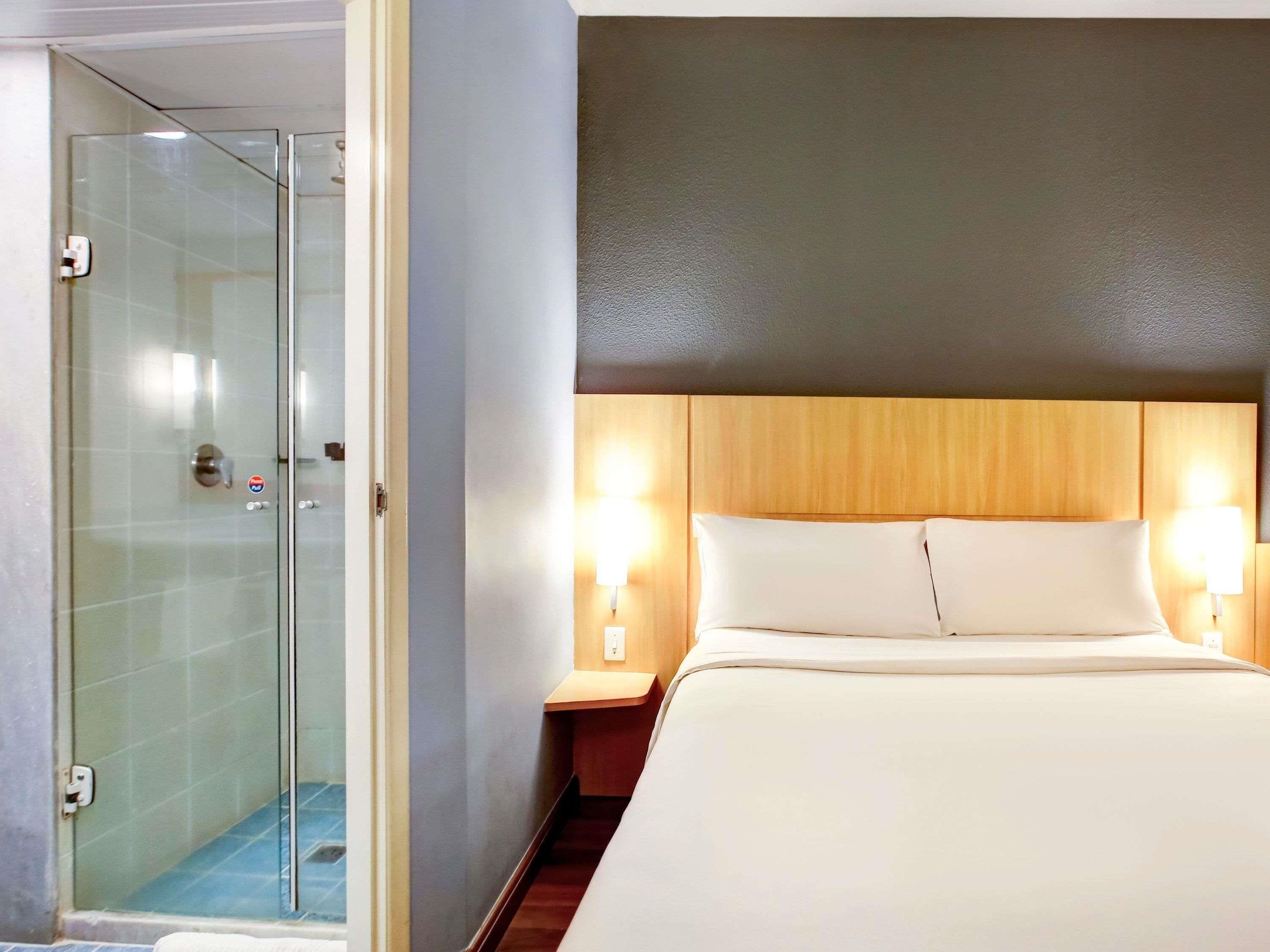 standard room, 1 double bed | minibar, desk, laptop workspace, blackout curtains