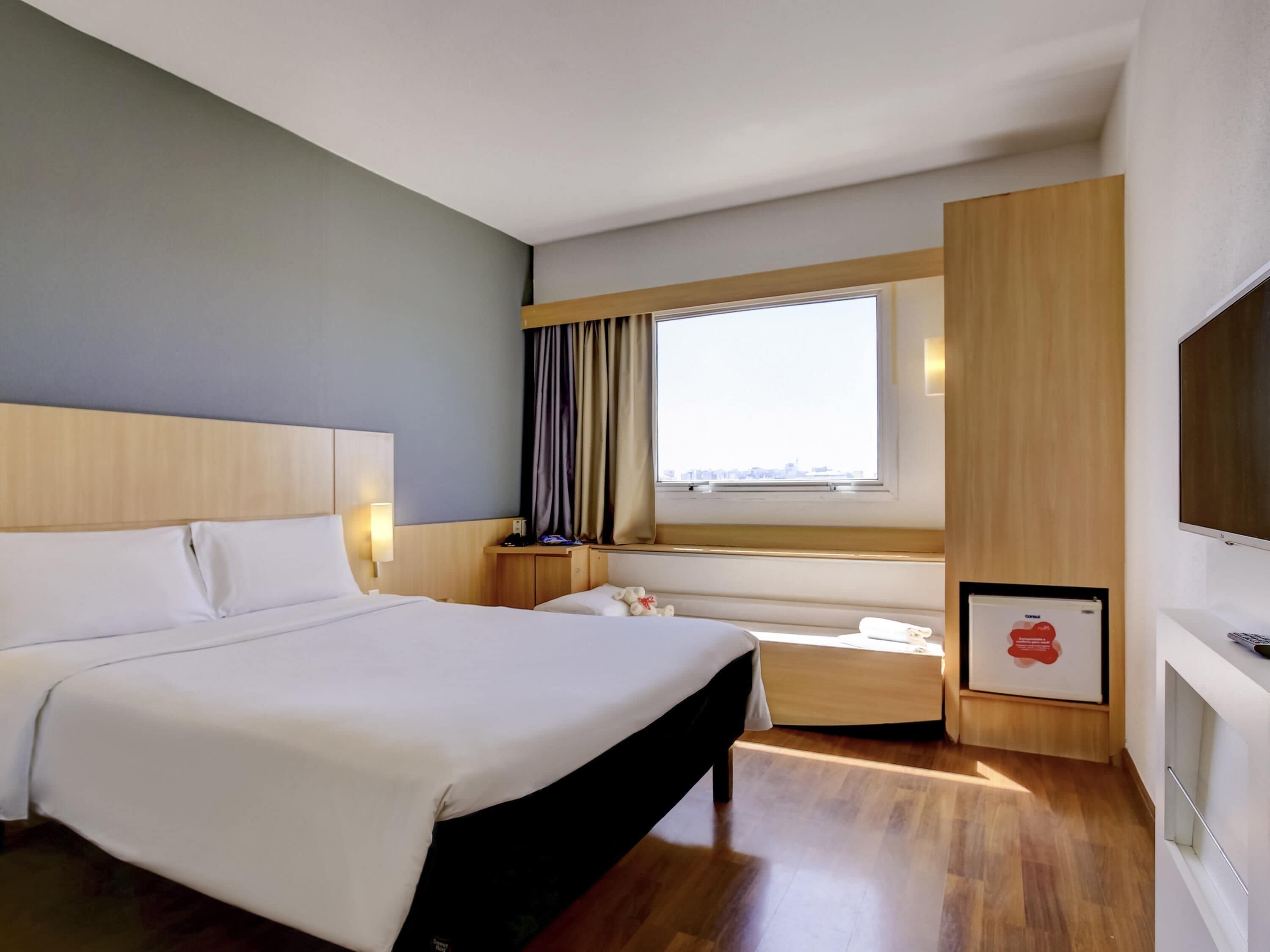 標準客房, 多張床 | 迷你吧、書桌、手提電腦工作空間、遮光窗簾/窗簾