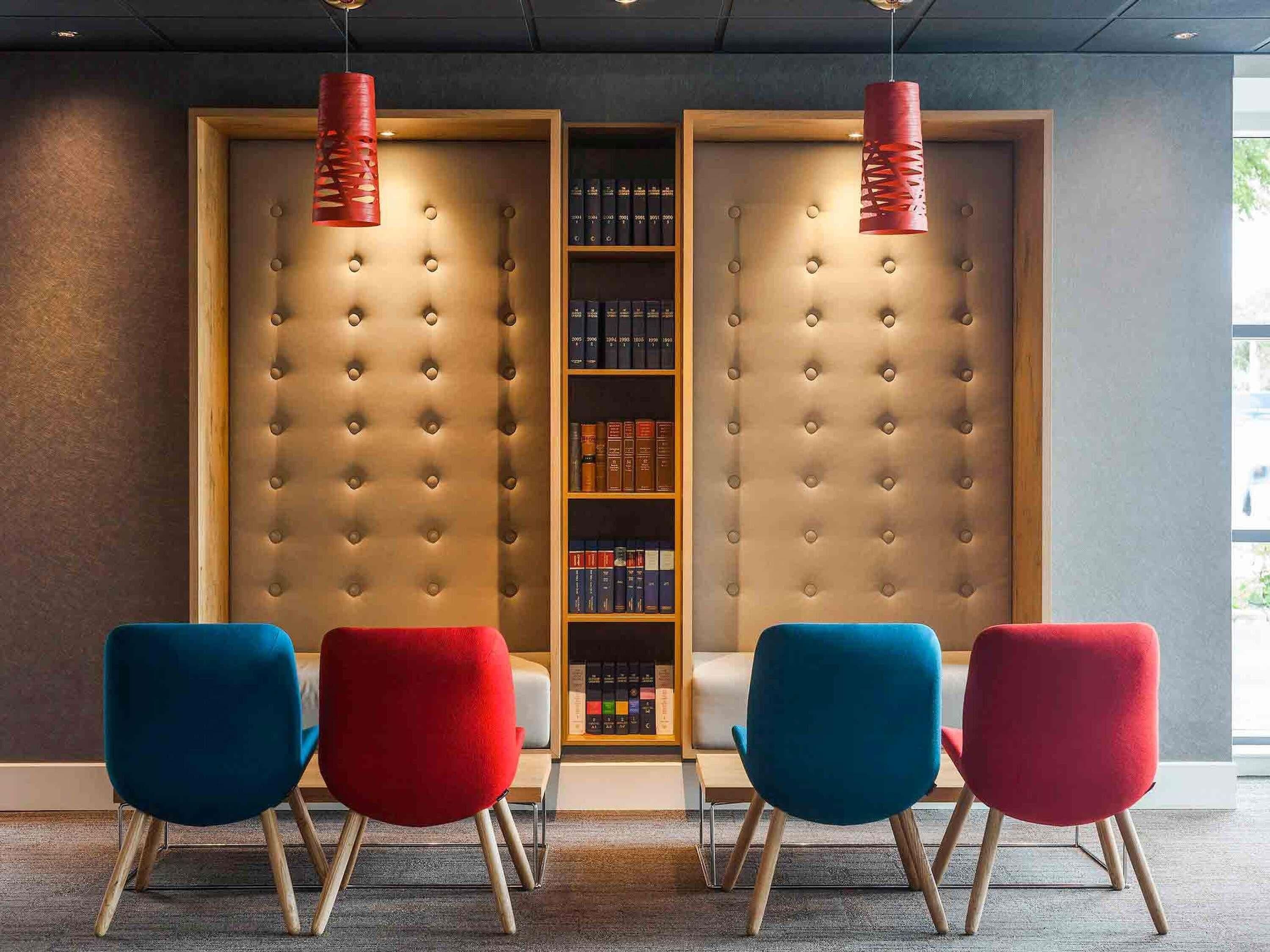 Se sirven almuerzos, cenas y cocina regional 