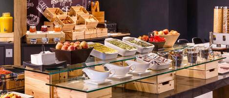 Lunch and dinner served, Regional cuisine