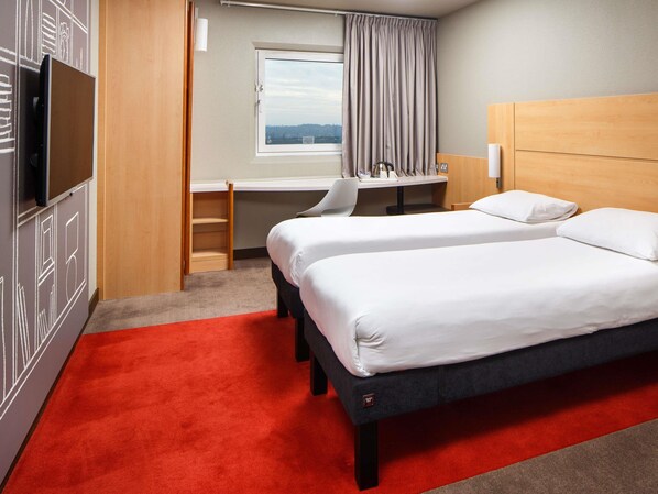 Ropa de cama hipoalergénica, escritorio y cortinas blackout 