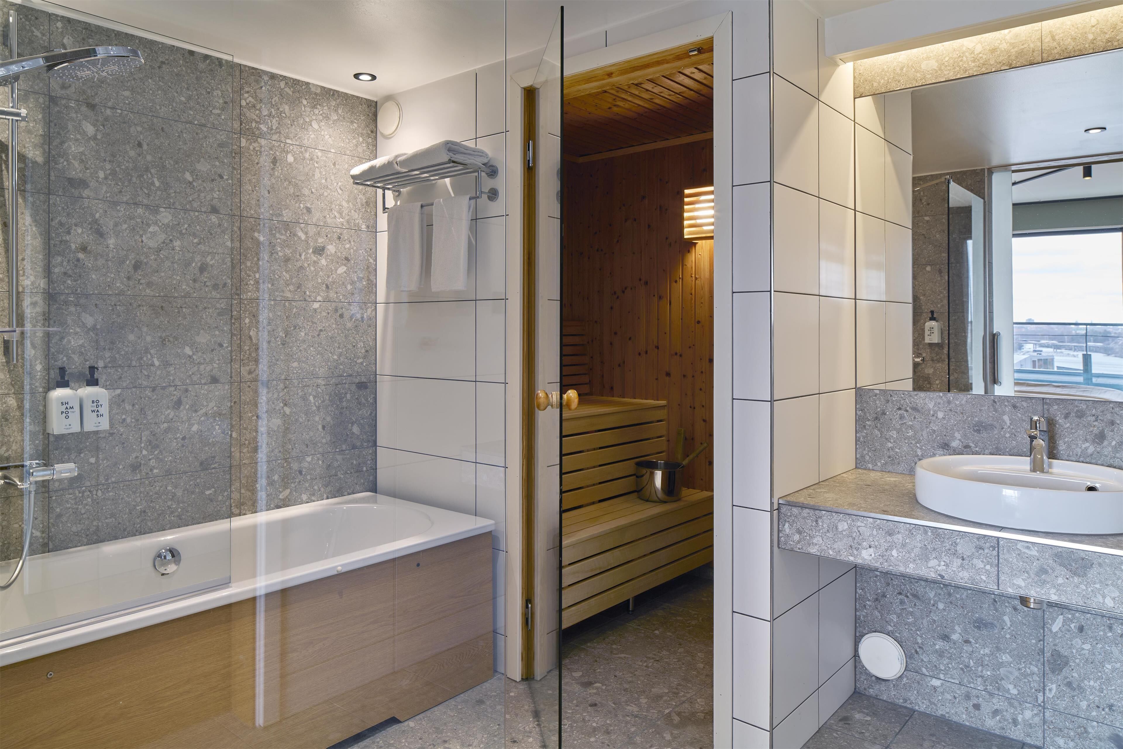 presidential suite | bathroom | shower, free toiletries, hair dryer, towels