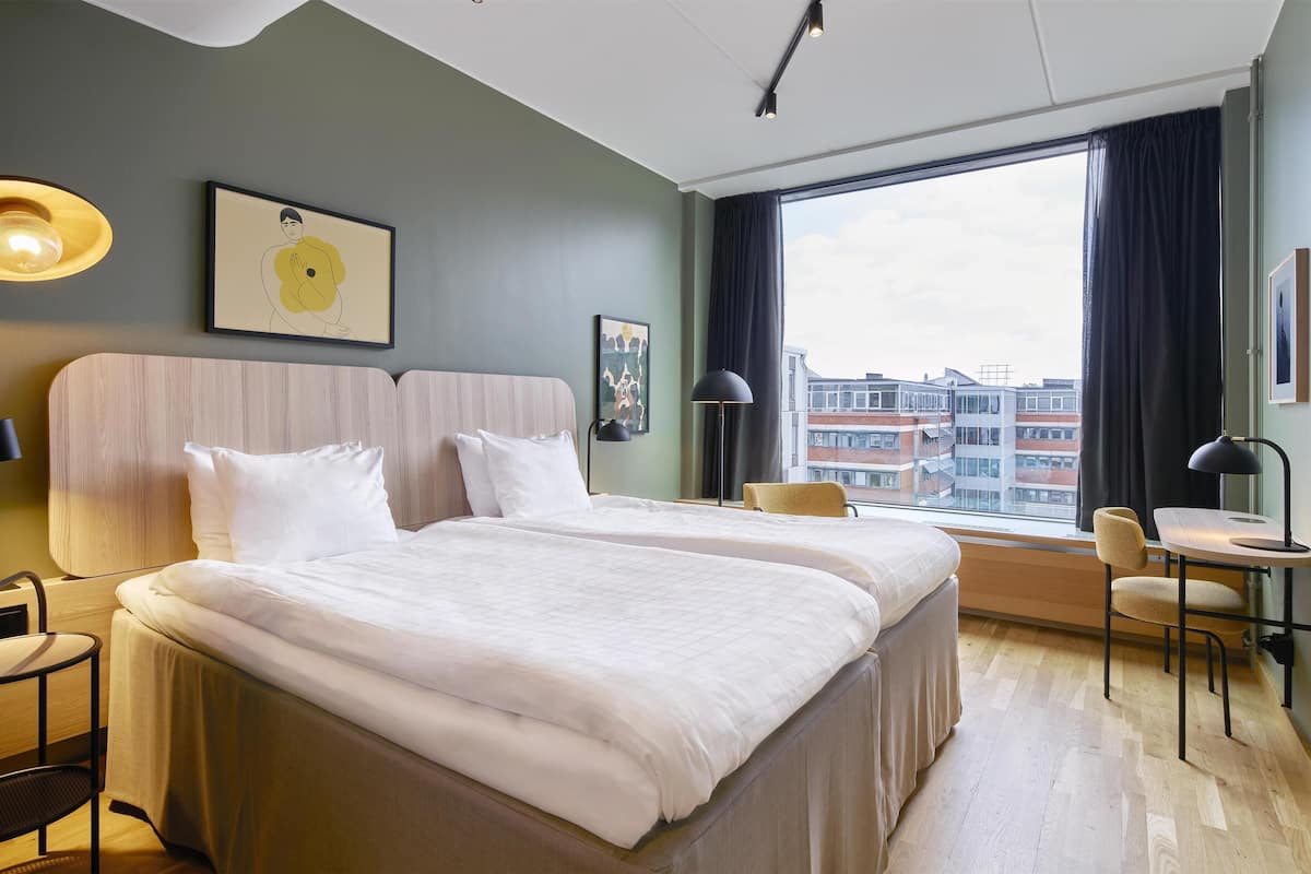 Standaard Twin kamer | 1 slaapkamer, een kluis op de kamer, een bureau