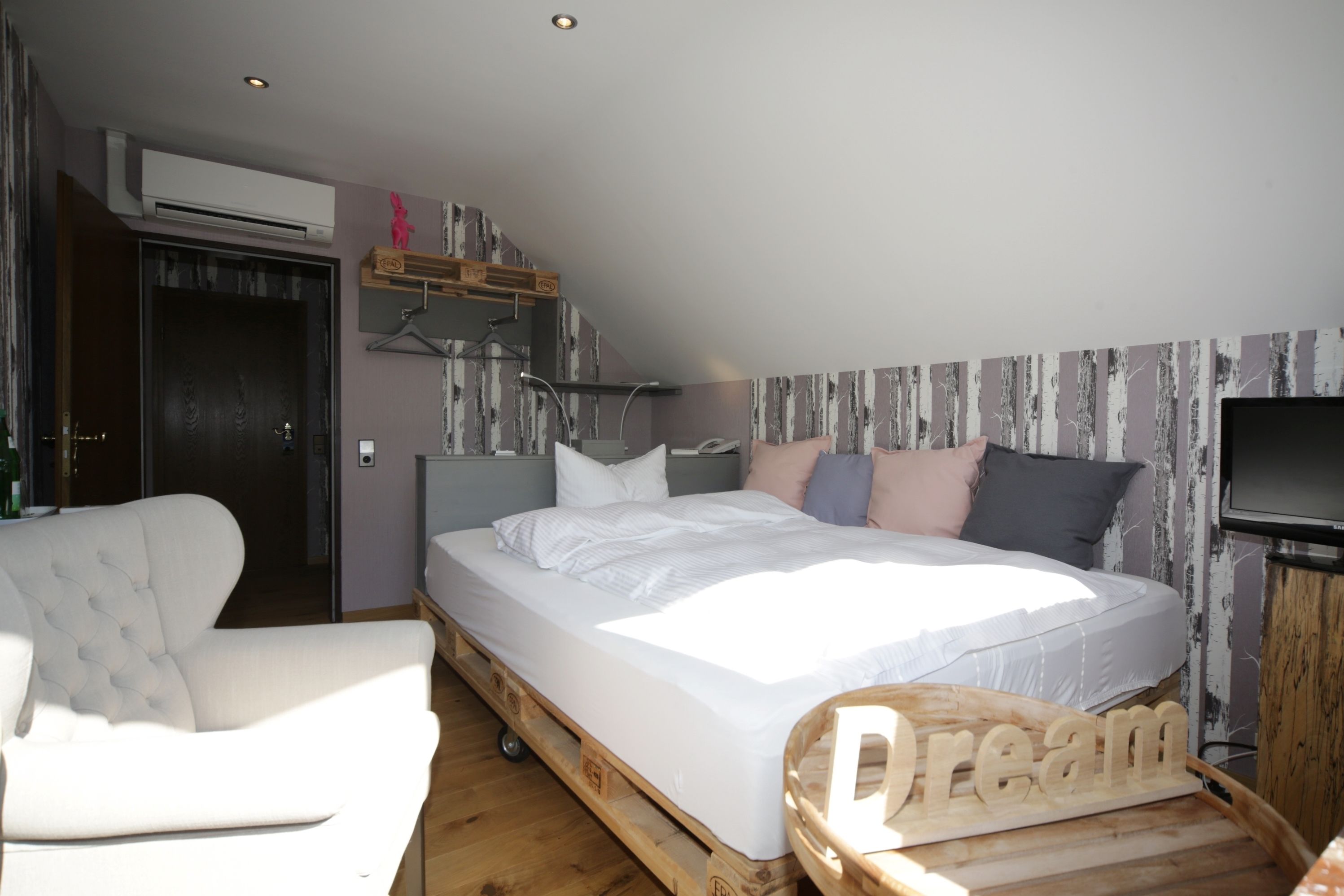 individually decorated, desk, soundproofing, free wifi