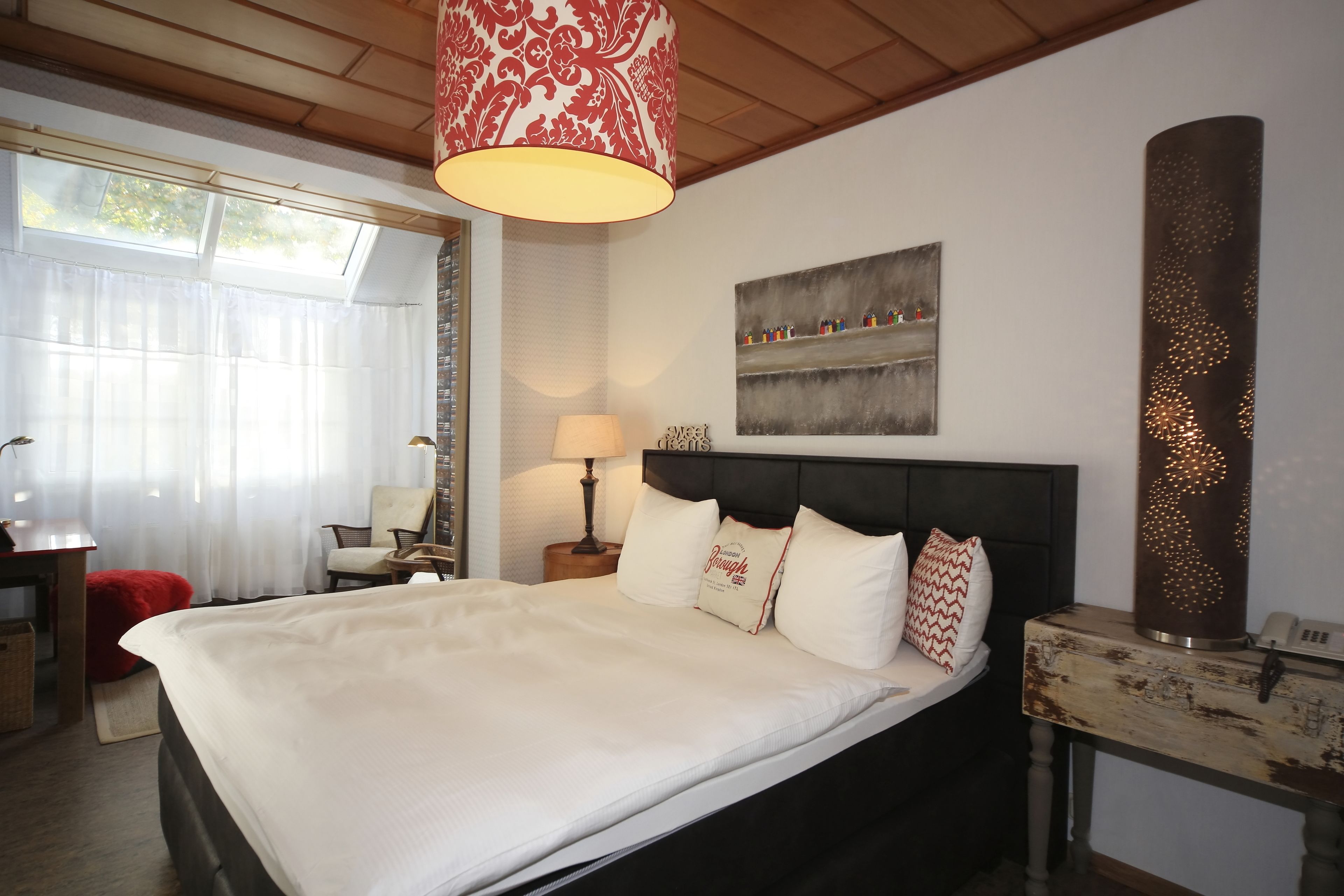 individually decorated, desk, soundproofing, free wifi