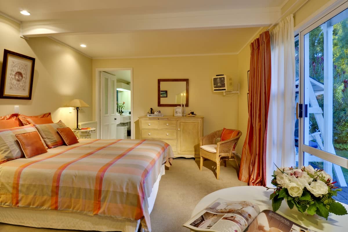 Premium bedding, Select Comfort beds, free minibar items, in-room safe