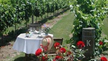 Tempat makan outdoor
