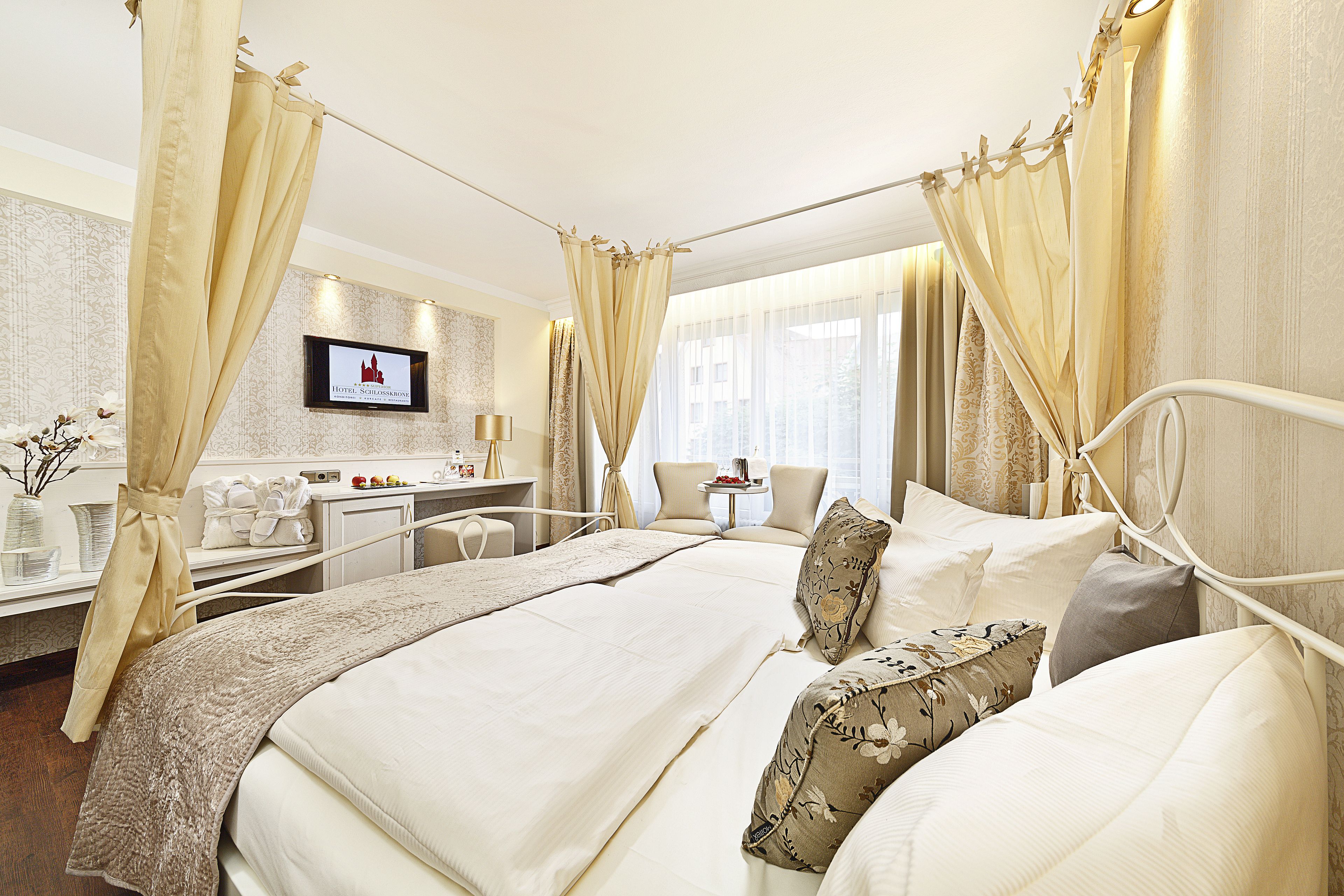 Habitación Confort doble (Sissi) | Ropa de cama hipoalergénica, colchones con acolchado adicional, minibar