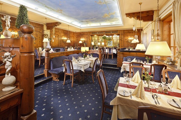 2 restaurants, breakfast, lunch, dinner served; German cuisine 