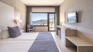 Minibar, desk, free WiFi, bed sheets