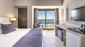 Junior Suite, Sea View | Minibar, desk, free WiFi, bed sheets - Be Live Adults Only Marivent (Palma de Mallorca)
