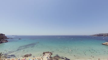På stranden, strandbarer