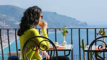 Ilmainen päivittäinen buffetaamiainen