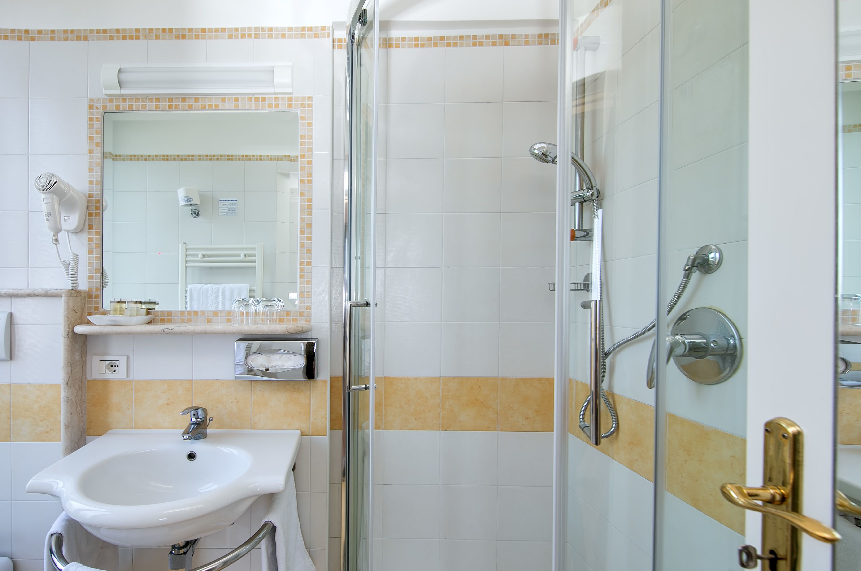 Photo - Hotel "La Pensione Svizzera"