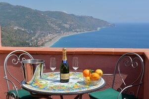 小型开间套房, 1 张大床, 露台, 海景 (Mansarda) | 露台