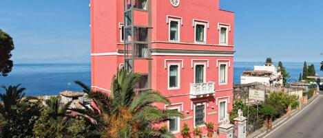 Façade de l’hébergement