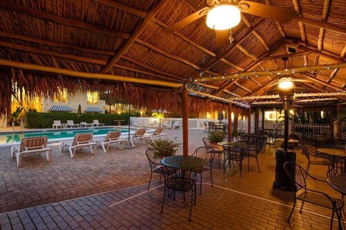 Naples Garden Inn