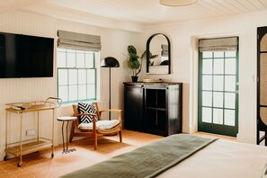 Superior Room, 1 King Bed, Balcony, City View