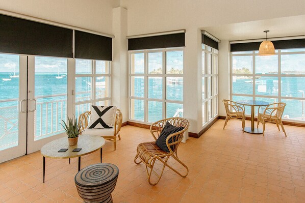 Luxury Studio Suite, 1 King Bed, Harbour View